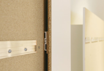 Büroeinrichtung - Einhängeprofil Eilox | Länge: 2000 mm | Lochung: 96 mm