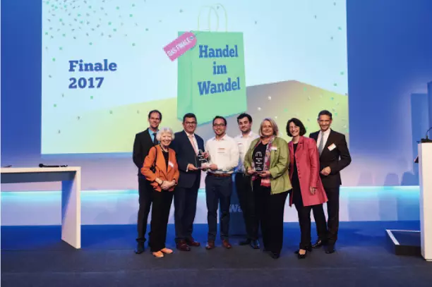Gewinner von Handel im Wandel 2017 Grupppenfoto bei der Gewinnervorstellung von Handel im Wandel 2017