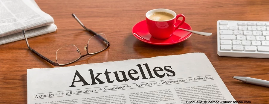Aktuelle Zeitung auf Tisch Aktuelle Zeitung auf Tisch