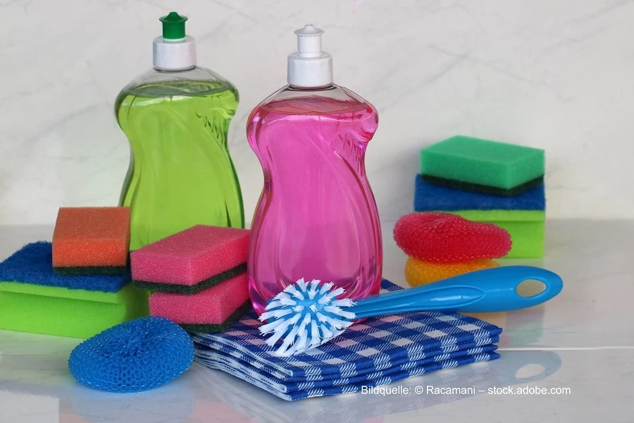 Reinigungsmittel und Schämme Reinigungsmittel, Schwaemme und Putzlappen